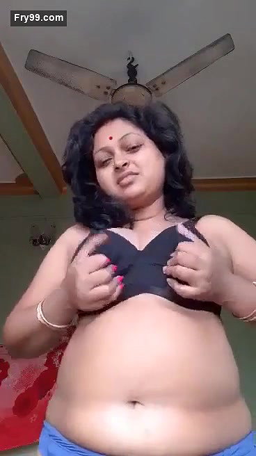 Desi village bhabi nice body