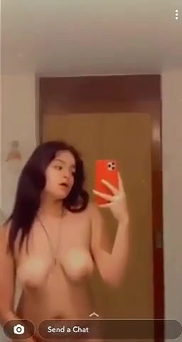sexy GF nude pics and viral nude videos spread