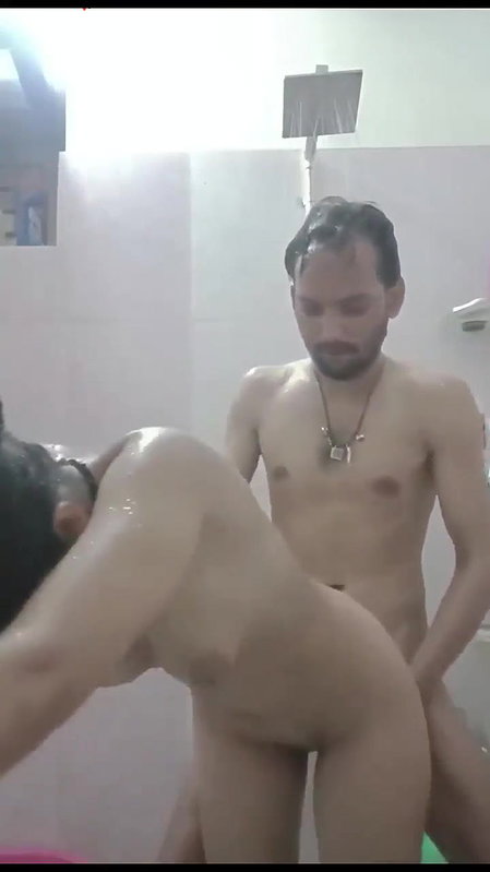desi couple fucking xxx in bathroom under shower