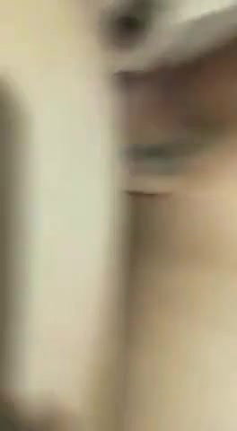 boyfriend inserting beer bottle in GF pussy viral sex