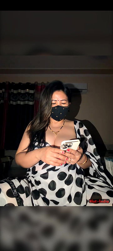 88pink 7 big boobs open nepali randi bhabhi white saree