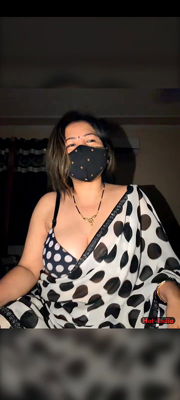 88pink 7 big boobs open nepali randi bhabhi white saree