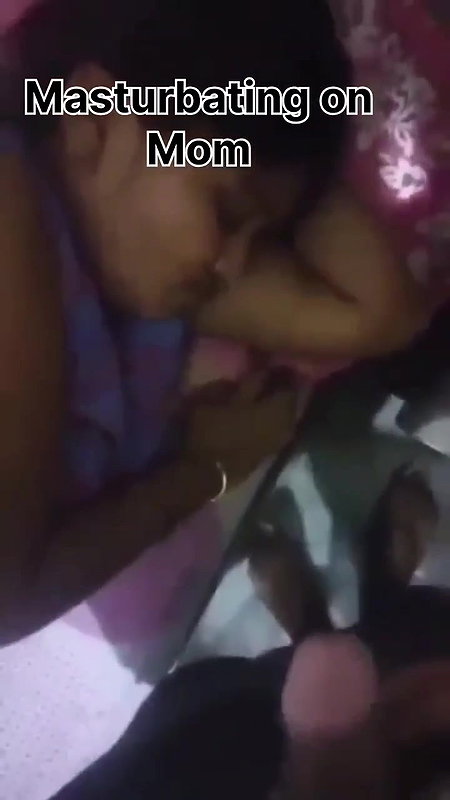 Masturbation on mommyy