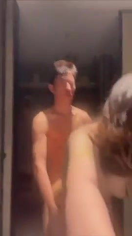 blonde lovers ki chudai khade khade