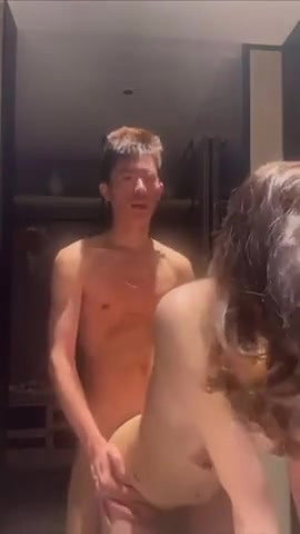 blonde lovers ki chudai khade khade