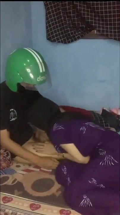 hijabi girl fucked by helmet guy