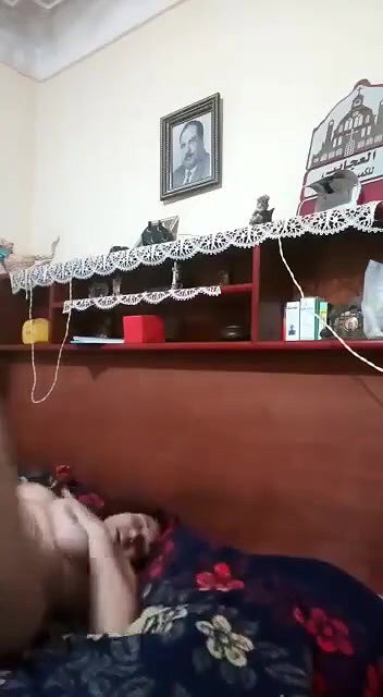 gori bahbhi ne pink chut dikhayi