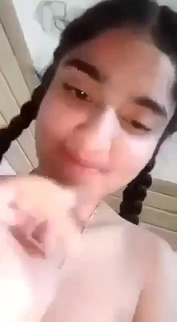 gori ladki ne nangi video banayi