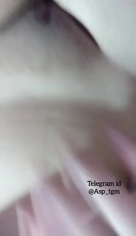 Desi Chubby Bhabhi Sucking Nipples With Jam