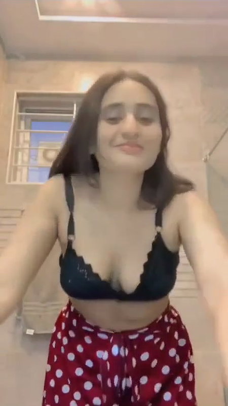 Big Ass Sexy Girlfriend Showing Teasing