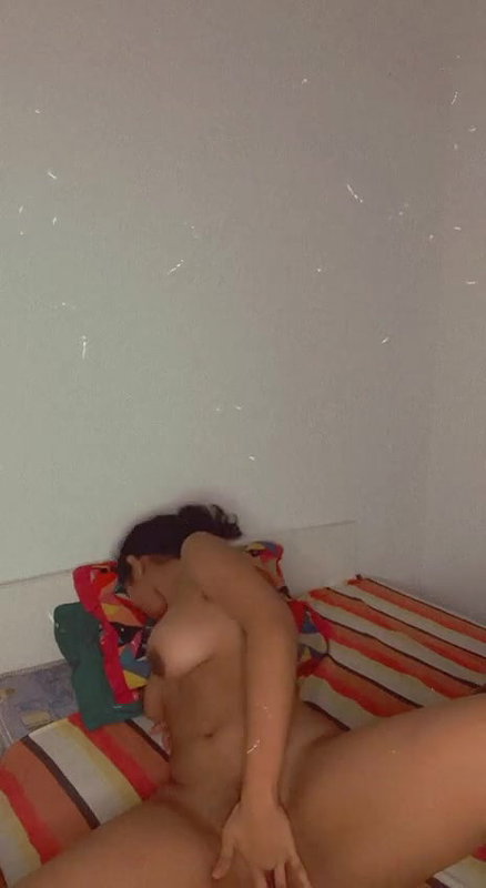 Sexy hottie huge tits