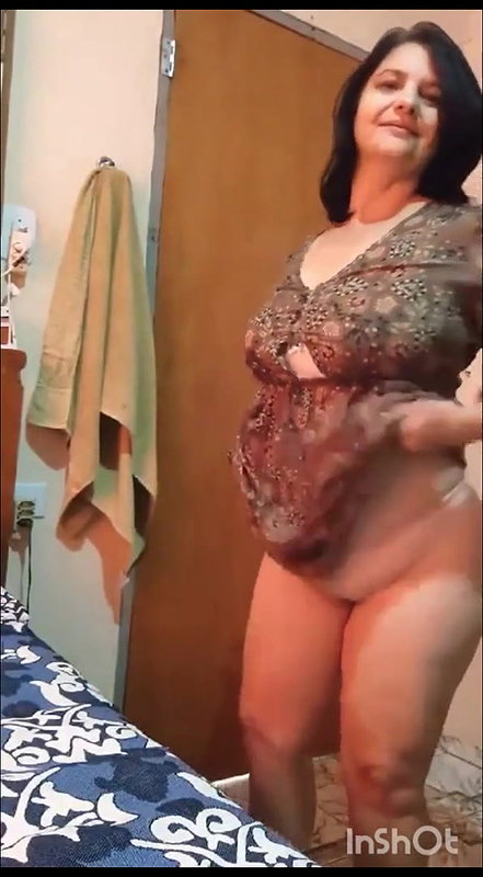 Busty Bhabhi Recording Nude For Bf