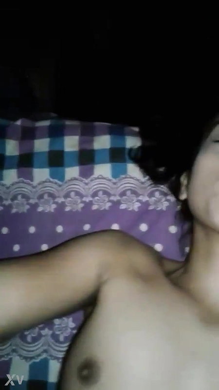 Cute Girl Shows her Boobs and Pussy