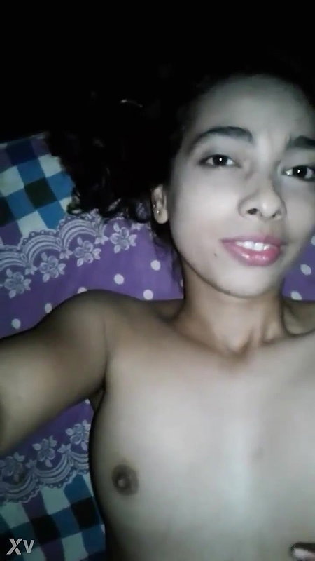 Cute Girl Shows her Boobs and Pussy