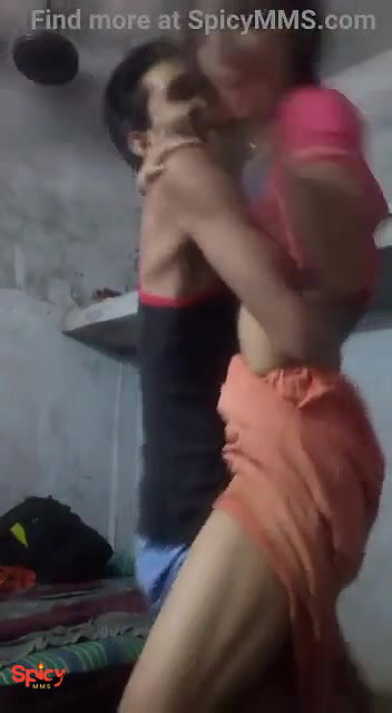 saree utha ke chod diya