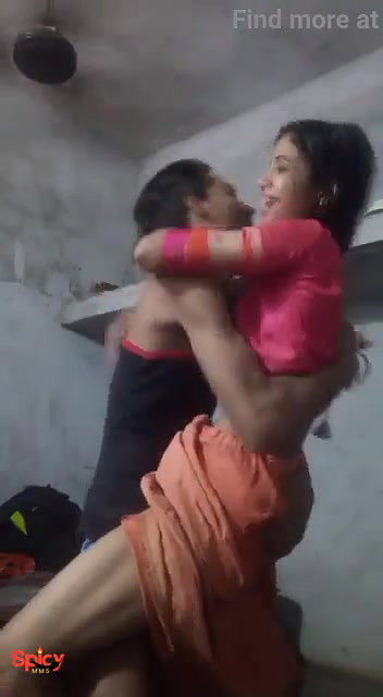 saree utha ke chod diya