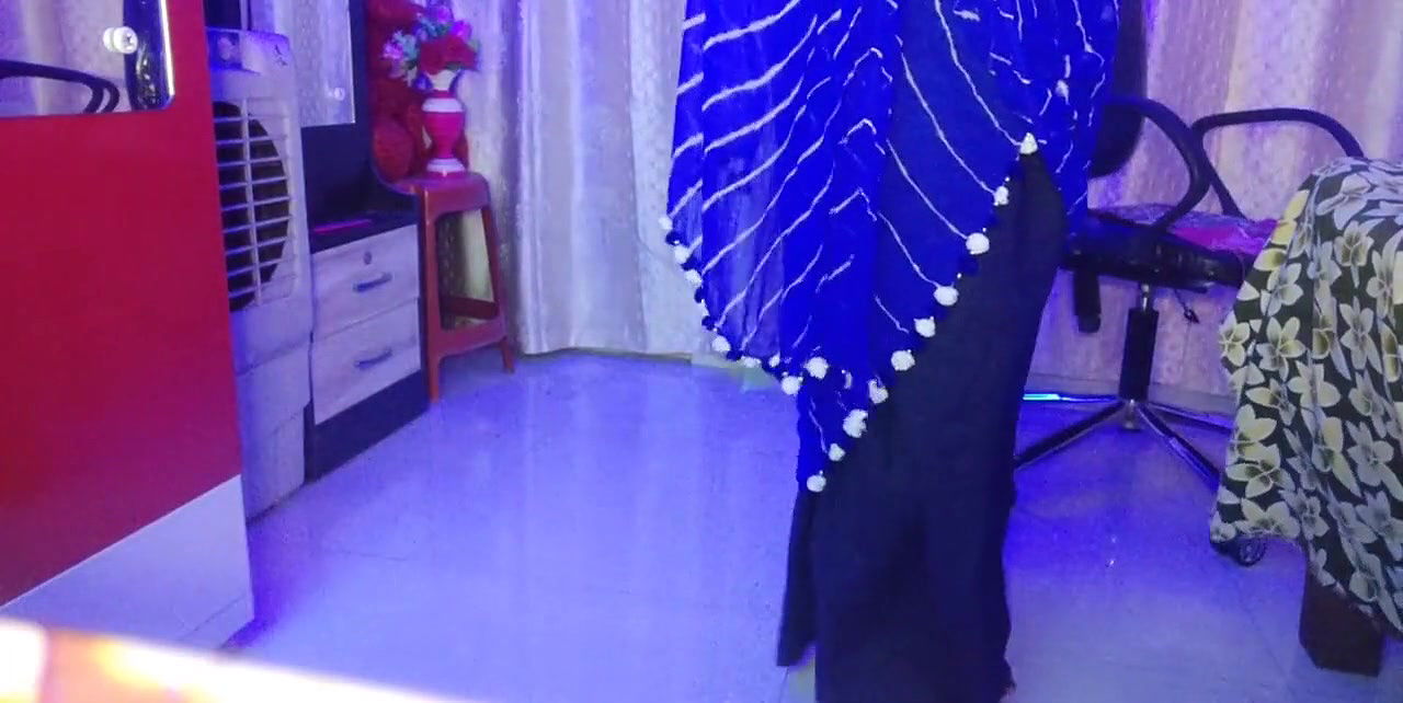 Hotgirl21 riyajibansalji or jaane_baharji model live perform her own sexy juisy boobs show