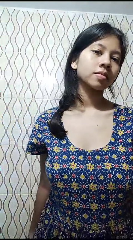 sexy Bengali GF stripping big boobs showcasing