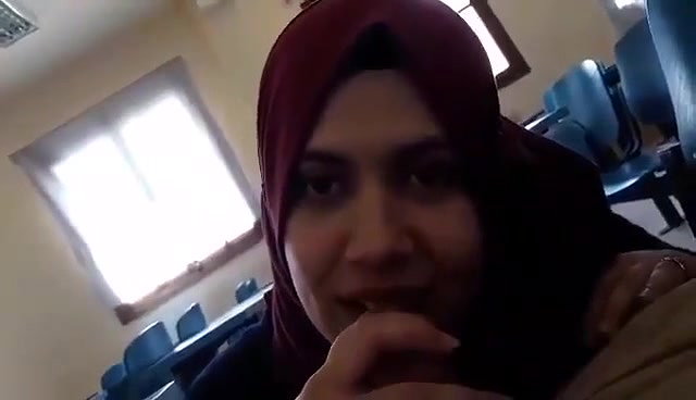 beautiful hijab viral girl blowjob to dehati bf