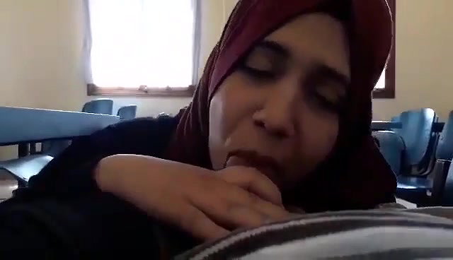 beautiful hijab viral girl blowjob to dehati bf