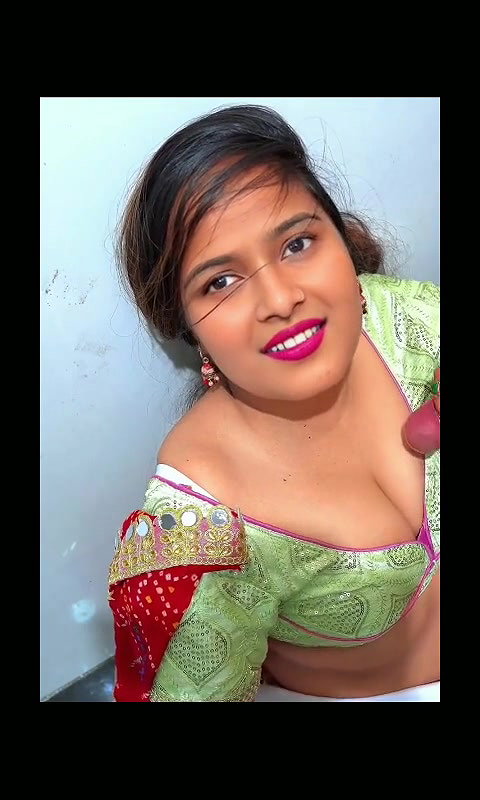 Cute bhabhi fucking cum in chest