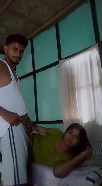 Naughty Girl Sucking Boyfriend Dick