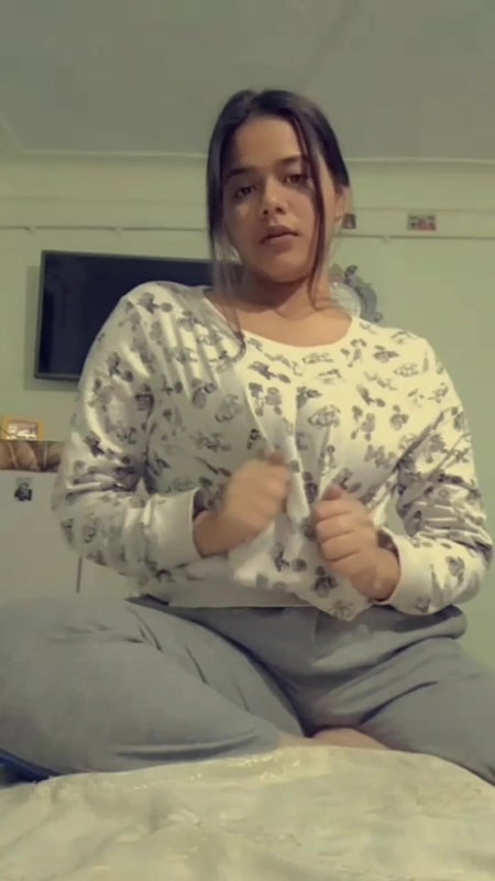 GF showing boobs