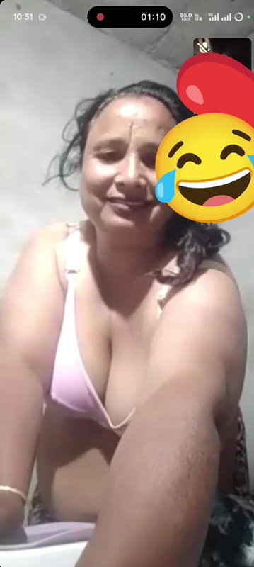 aunty showing big pussy video call free Indian sex blog