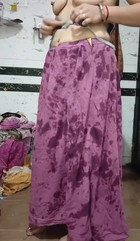 Desi aunty bathing 2