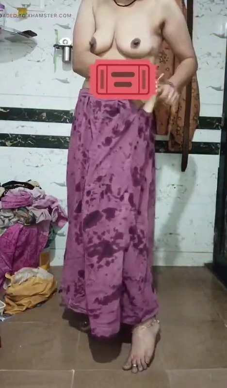 Desi aunty bathing 2