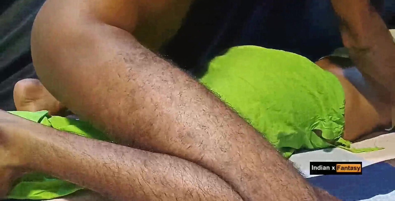 Seducing and fucked hard desi wife while sitting in peticoat and blouse