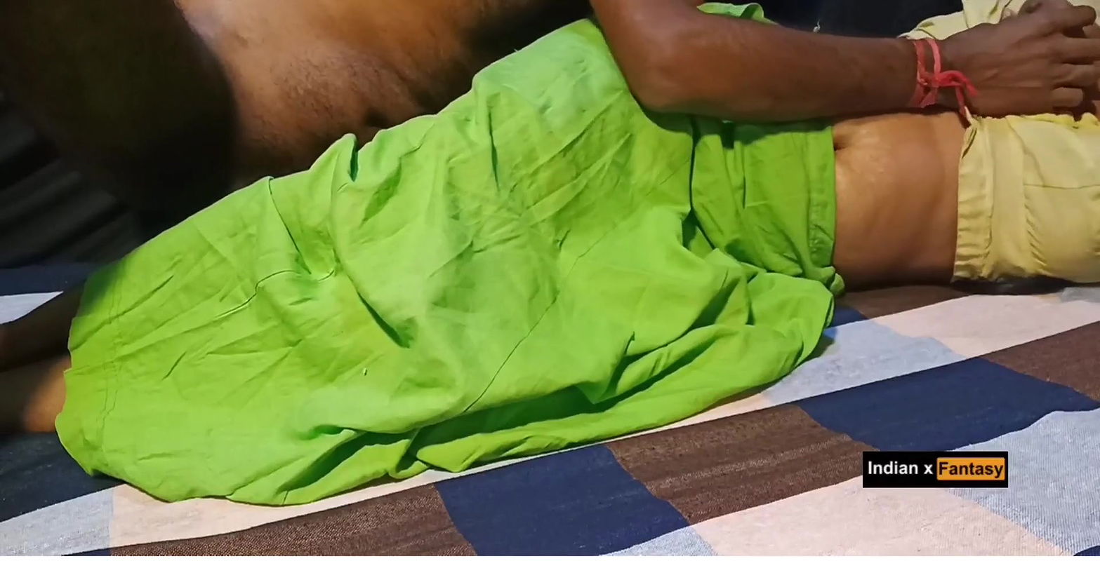 Seducing and fucked hard desi wife while sitting in peticoat and blouse