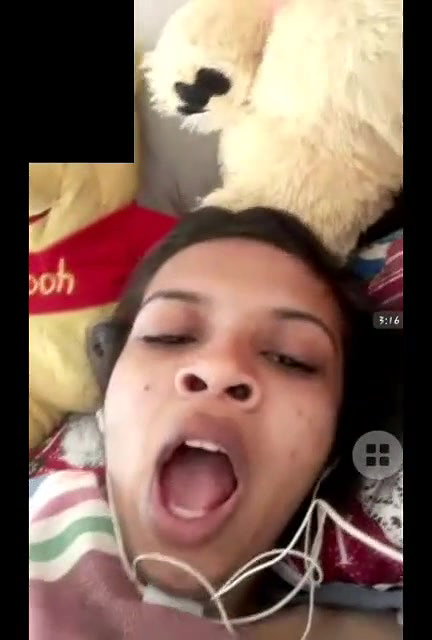 Cute gf showing on vc