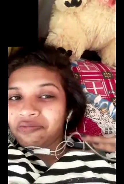 Cute gf showing on vc