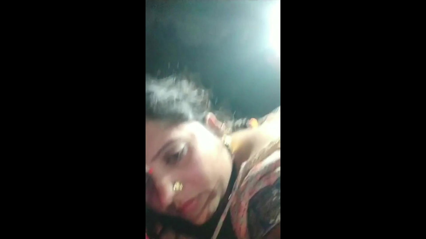 Emergency Light Mein Bhabhi Ki Gaand Pe Thappad Aur Chut Mein Lund