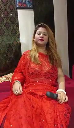 Horny Bhabhi Masturbating