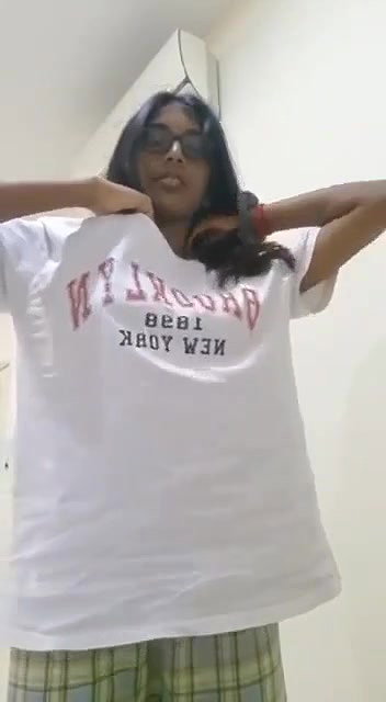 Tamil girl stripping live cam sex video call nude