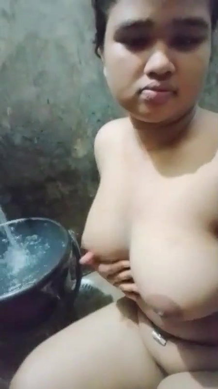Bagnladeshi chubby GF nude pics and viral fingering