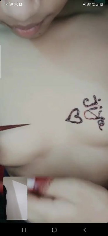 Indian girl putting mehendi on nude body viral MMS