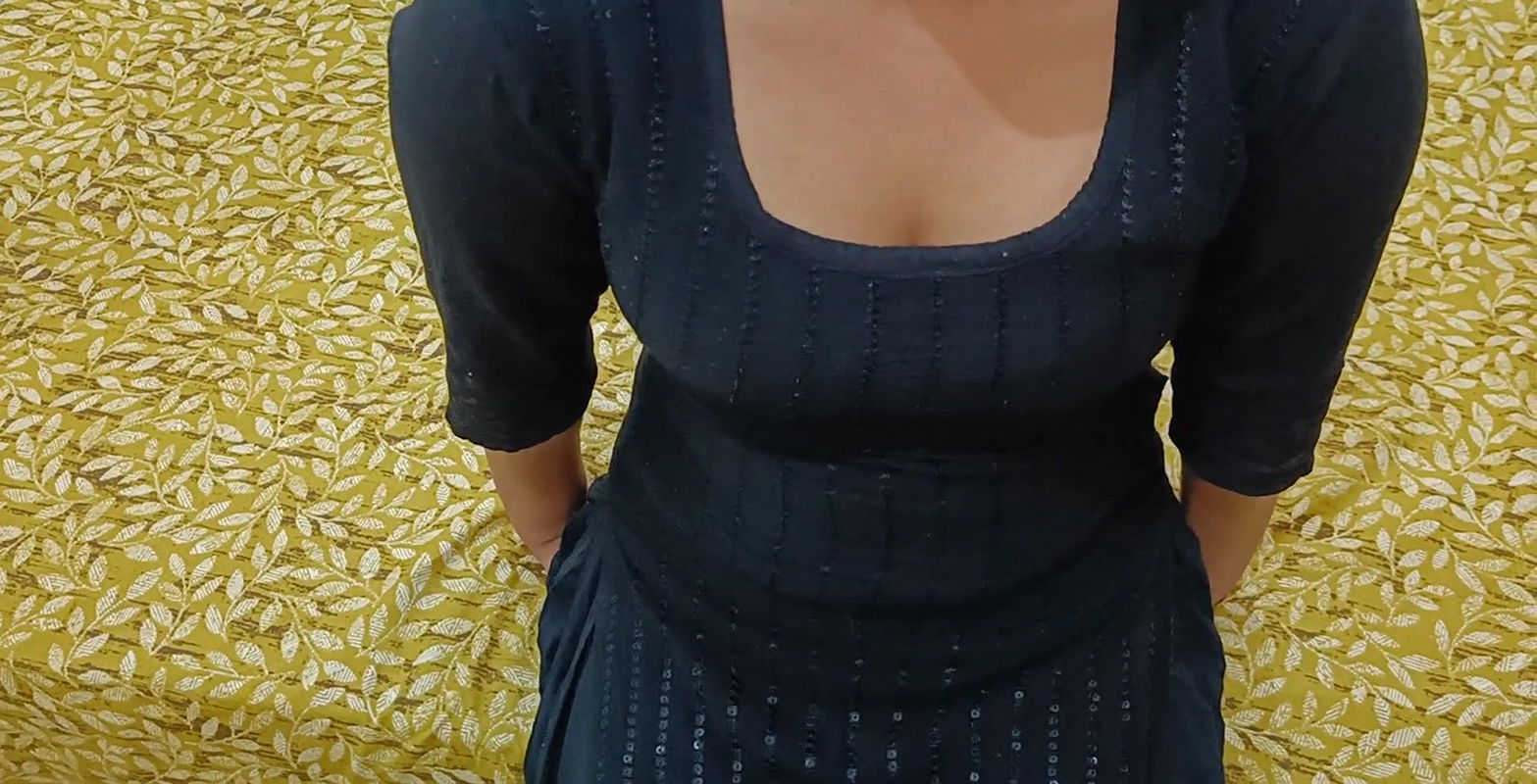 18 saal ki nokrani ko choda desi style me clear Hindi audio