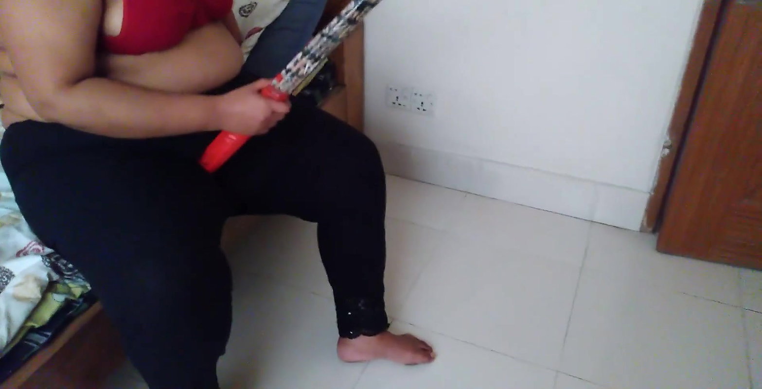 55year old Hot Priya Aunty Fucked a Guy While Sweeping House (Indian Desi Sex, Clear Hindi Audio) Huge CumShot