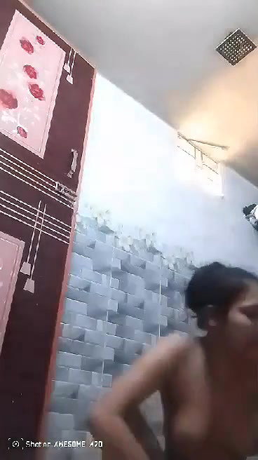Malayalayi Muslim girlfriend nude bath viral video
