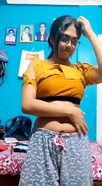 chasmish girl boob show