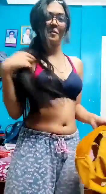 chasmish girl boob show
