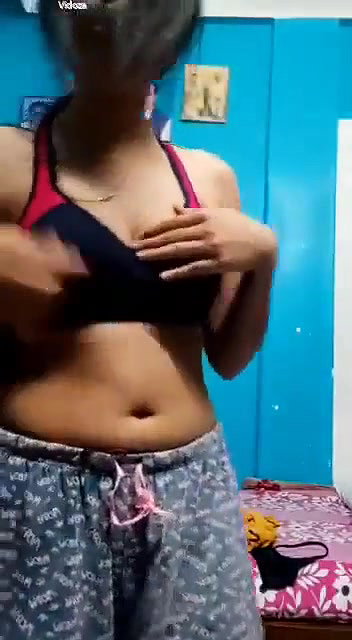 chasmish girl boob show