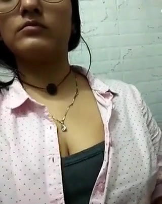 chasmish girl boob show