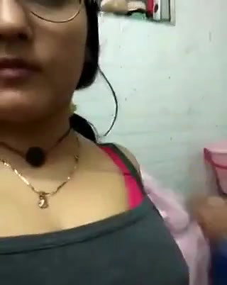 chasmish girl boob show