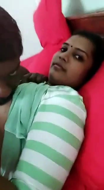 aunty ke chuche chusi