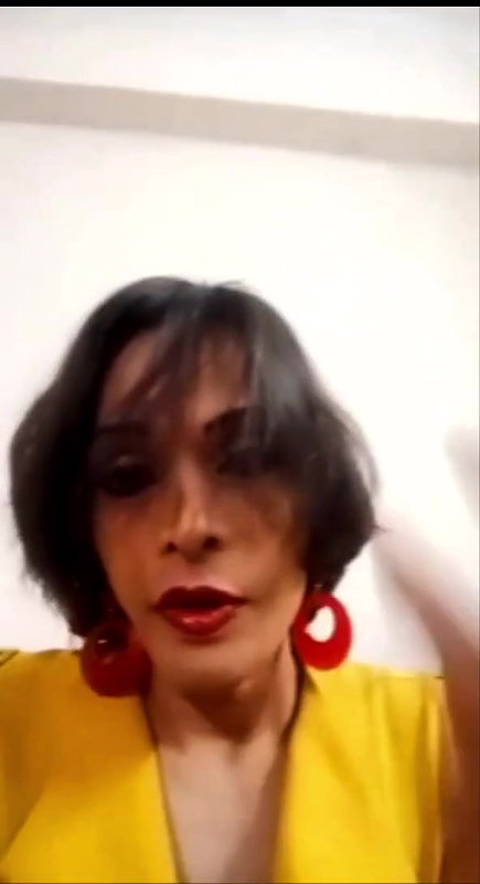 blue dress kholke nangi video banayi shemale ne