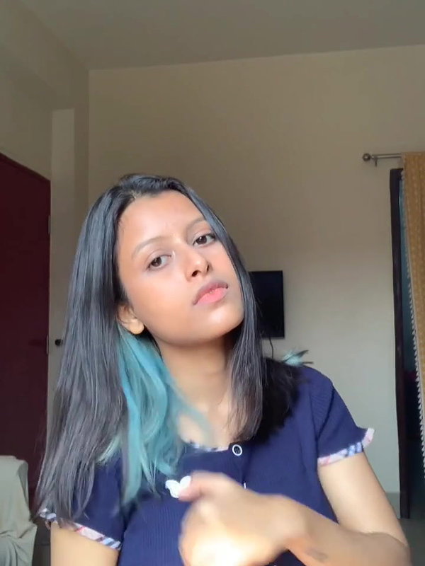 Hot desi girl with boyfriend teasing flashing her boobs nude video